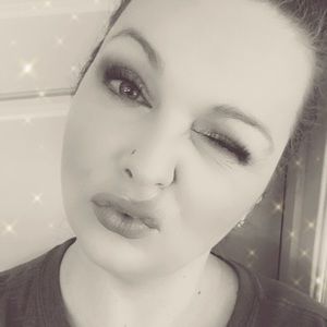 Meet your Posher, Whitney